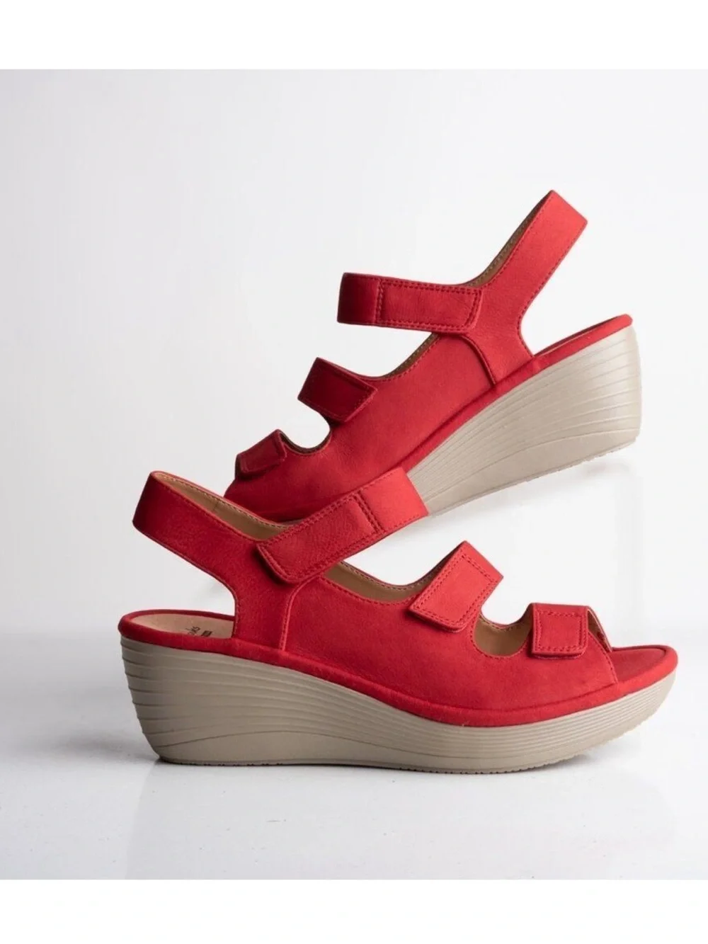 Clarks NWOB Women’s Red Nubuck Reedly Juno Wedge Sandals Size 11 Coastal Travel